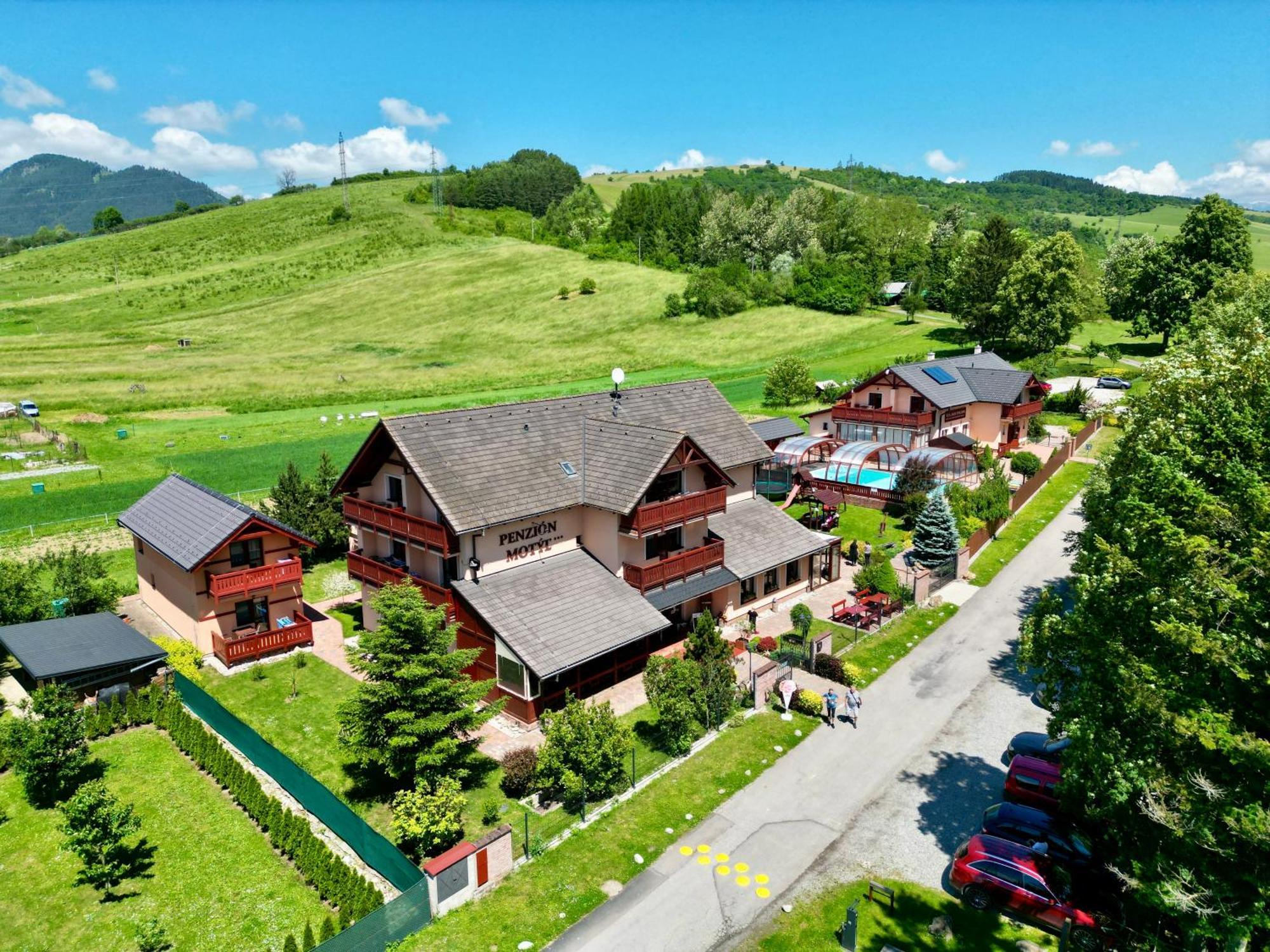 Penzion Motyl Hotel Liptovská Teplá Kültér fotó