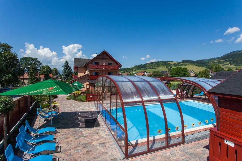 Penzion Motyl Hotel Liptovská Teplá Kültér fotó